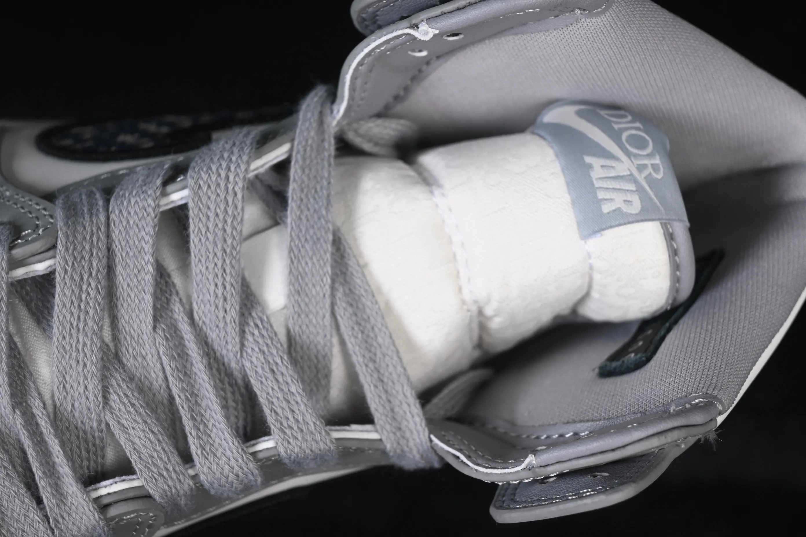 All categories Air Jordan Jordan series basketball shoes Air Jordan 1 High Dior x Air Jordan 1 Low AJ1 Joe 1 Dior joint white gray high top CN8607-002